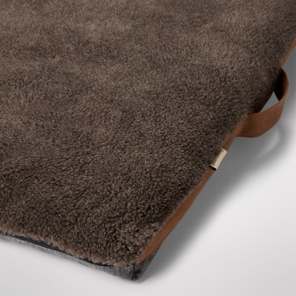 MiniJumbuk – Jumbuk Swag Dog Bed – Mocha
