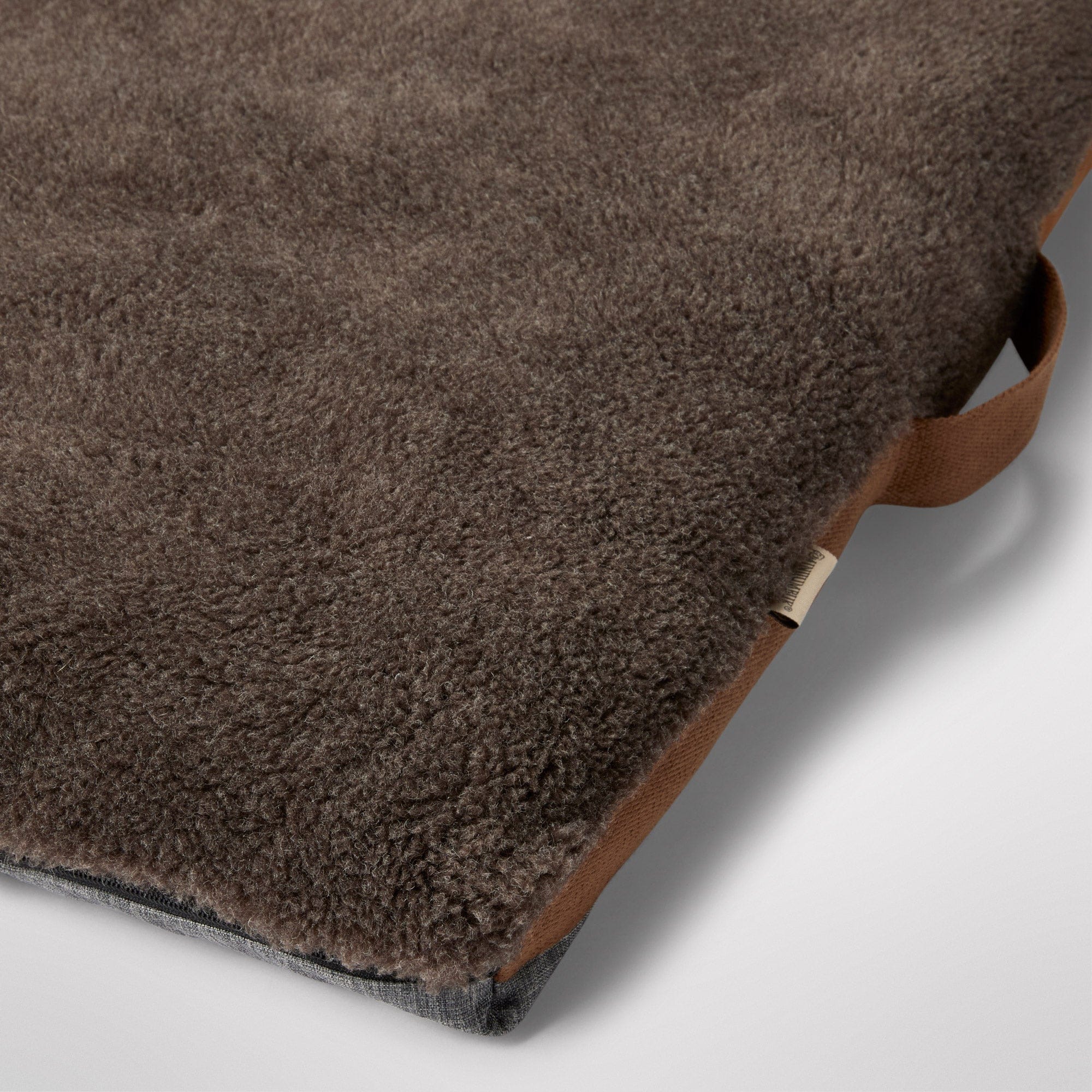 MiniJumbuk – Jumbuk Swag Dog Bed – Mocha