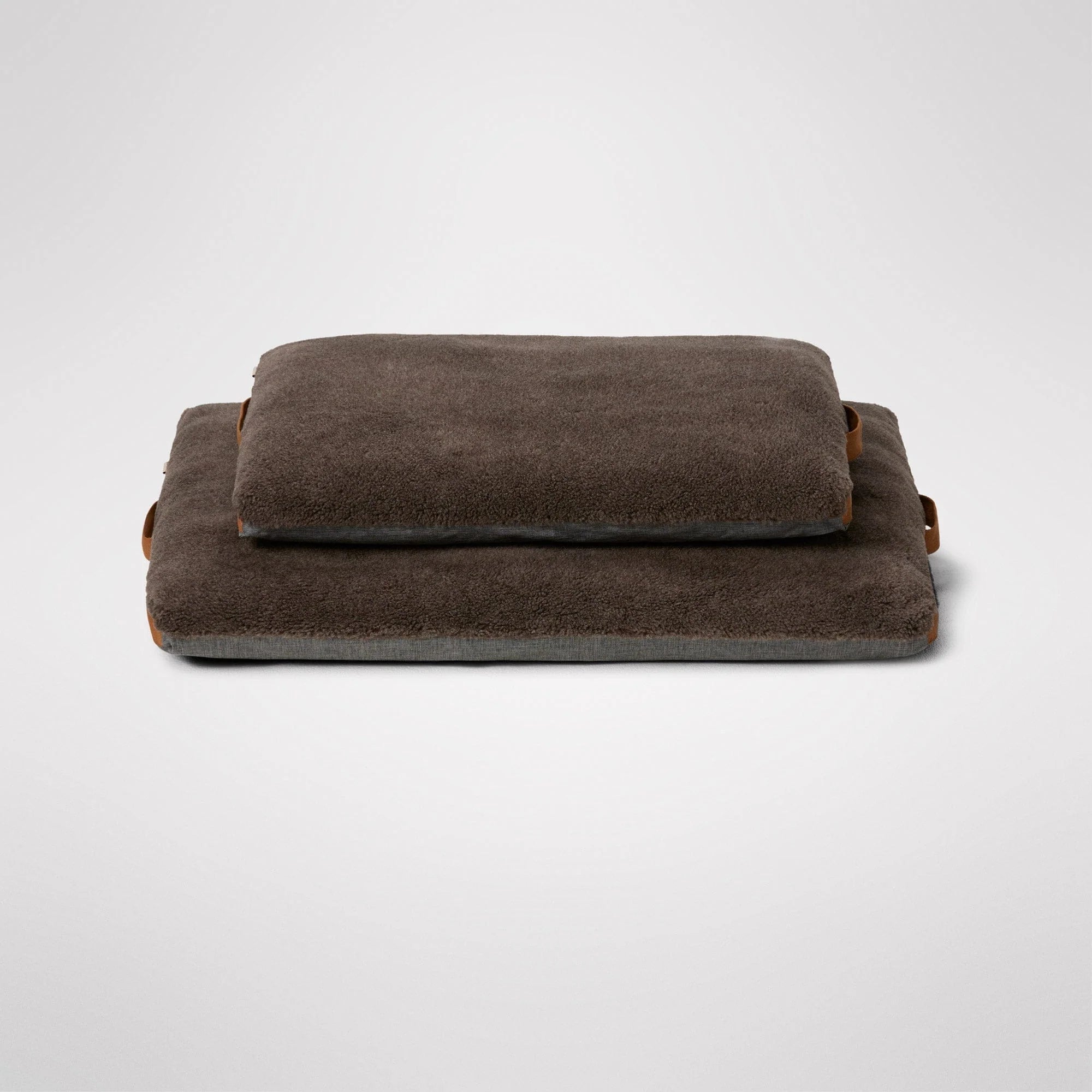 MiniJumbuk – Jumbuk Swag Dog Bed – Mocha